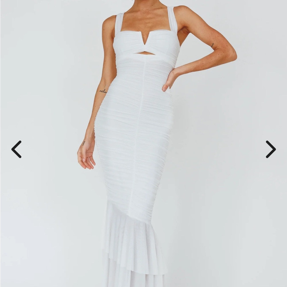 Selfie Leslie White Maxi Dress